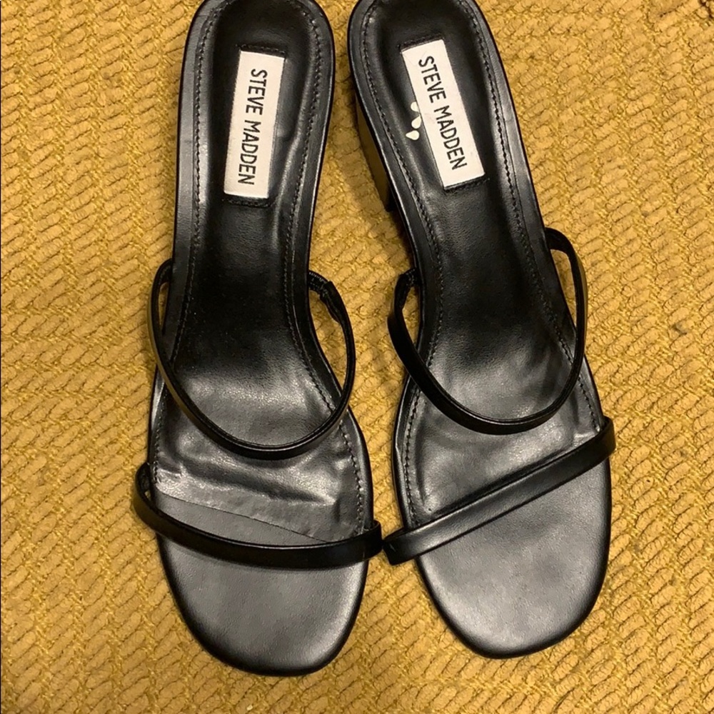 Steve Madden strapping low heat sandal